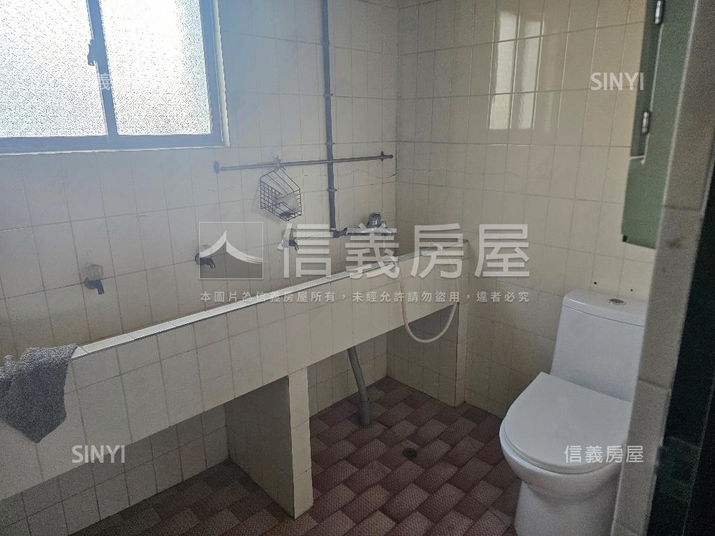 延平北路邊間頂加公寓房屋室內格局與周邊環境