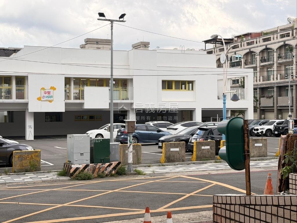 【專任】高樓層景觀３房房屋室內格局與周邊環境