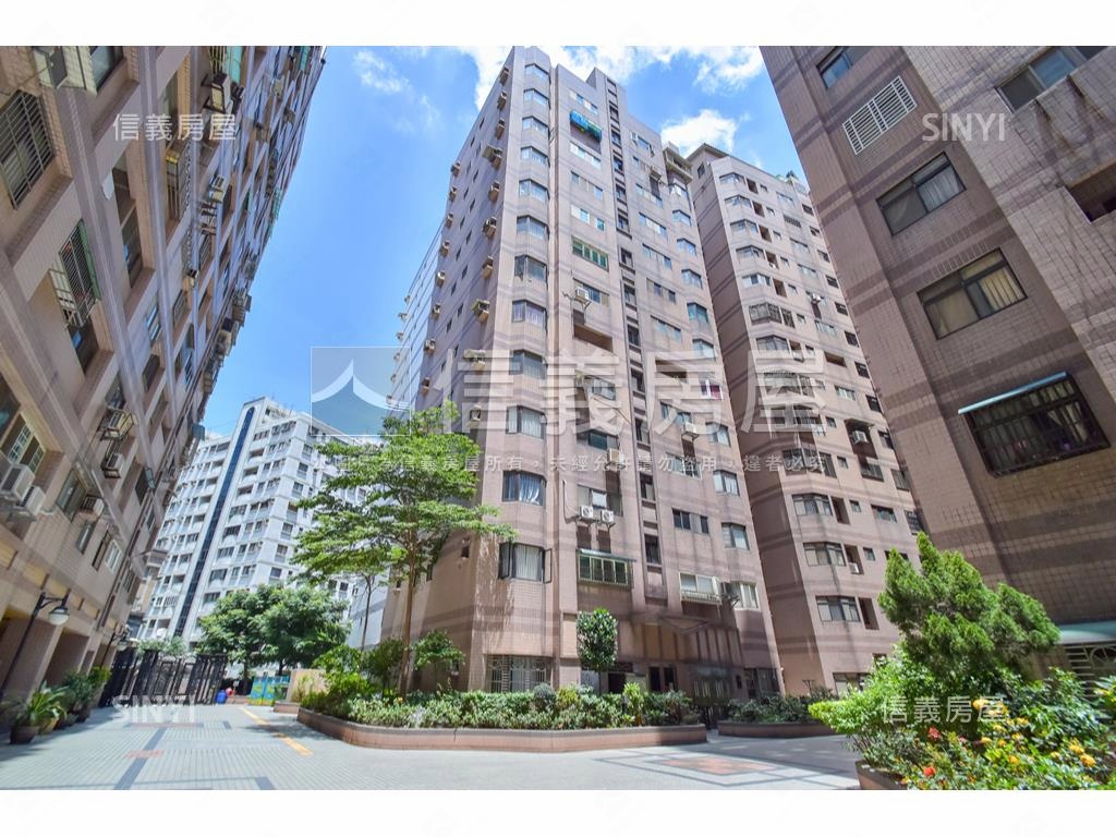 專任成家英雄鎮匠心美套房房屋室內格局與周邊環境