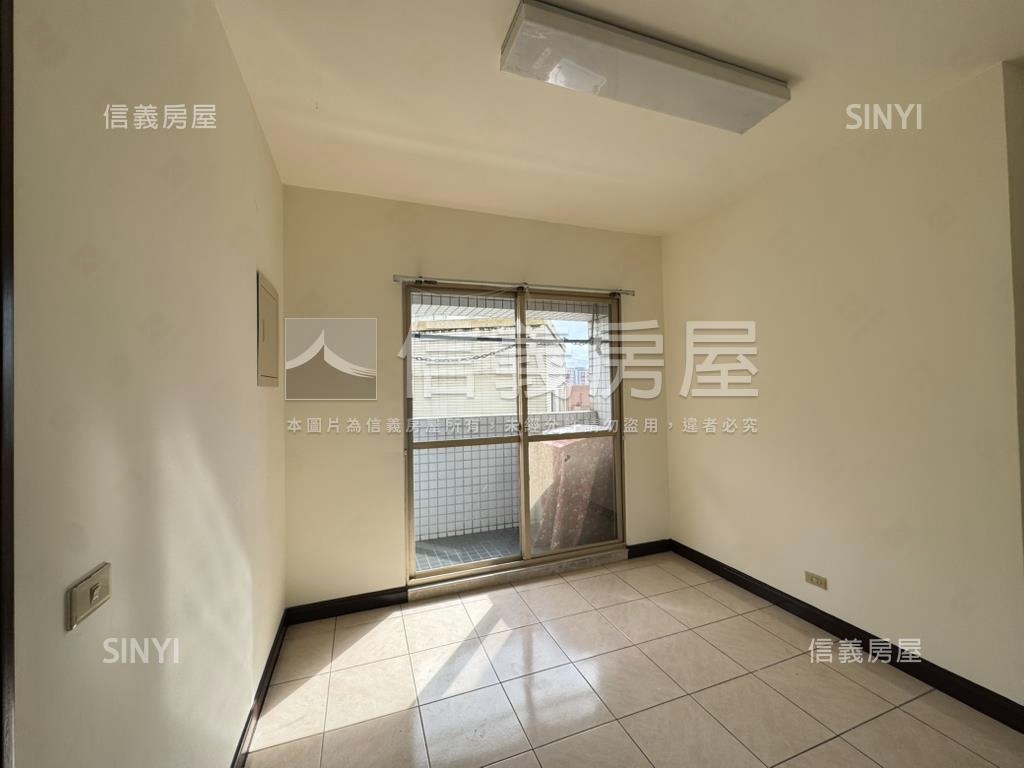 凱悅宮廷三房車位房屋室內格局與周邊環境