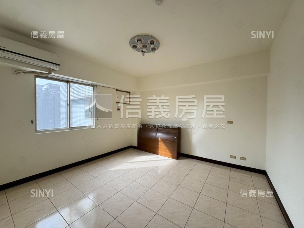 凱悅宮廷三房車位房屋室內格局與周邊環境