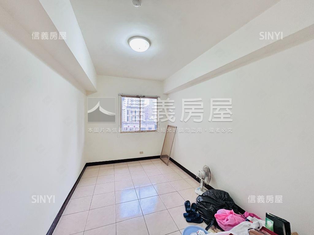 凱悅宮廷三房車位房屋室內格局與周邊環境