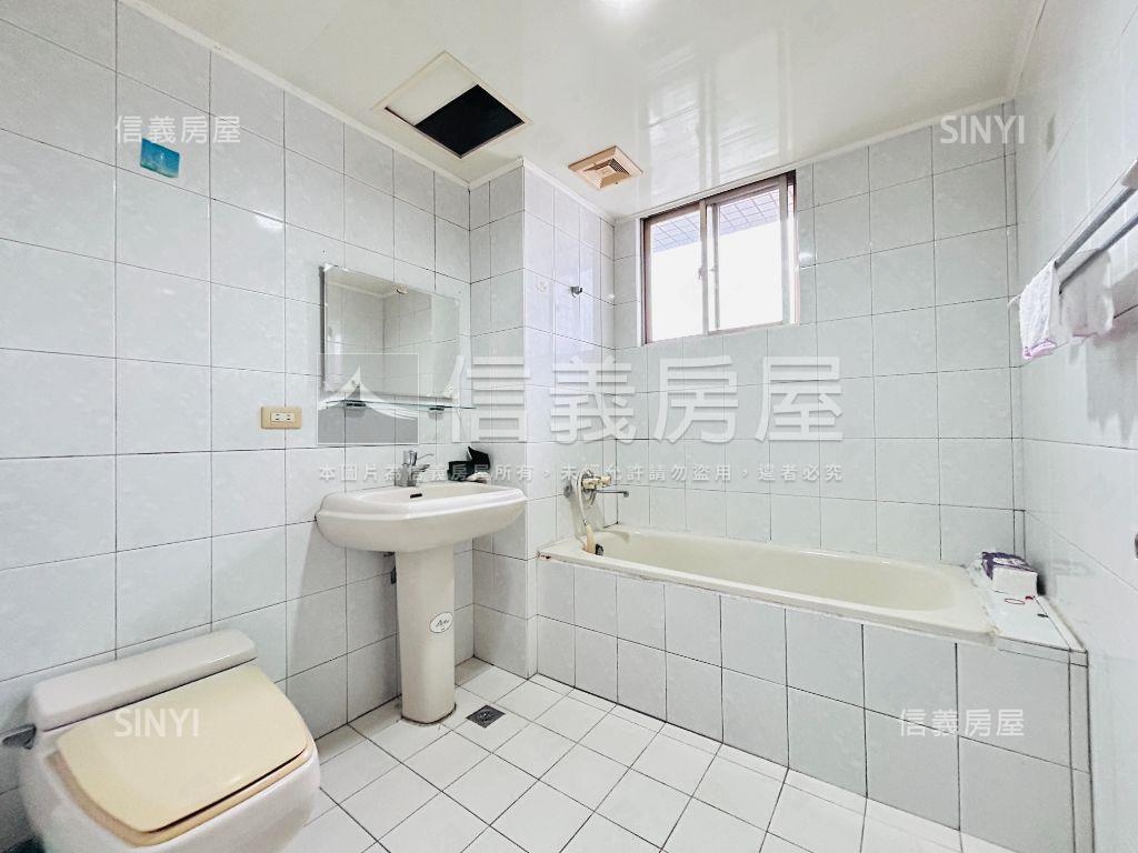 凱悅宮廷三房車位房屋室內格局與周邊環境