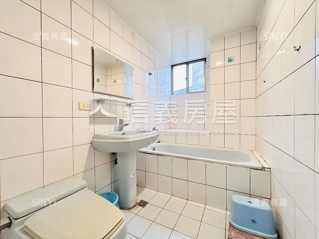 凱悅宮廷三房車位房屋室內格局與周邊環境