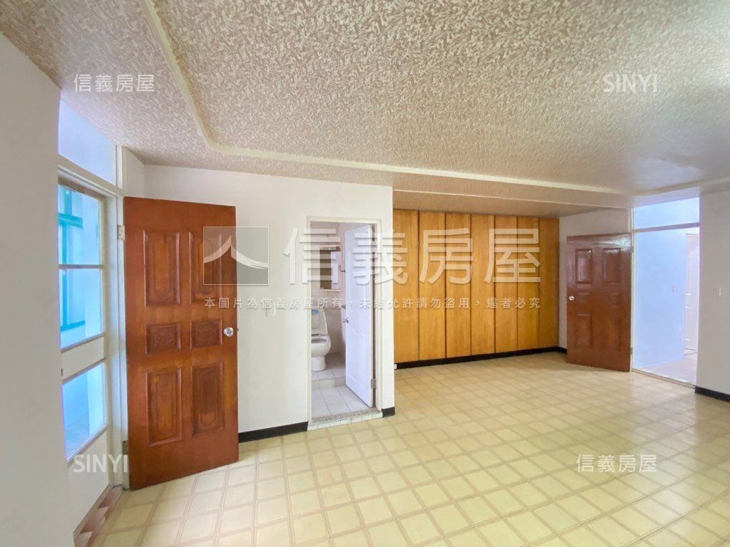 北市中心山景改建透天房屋室內格局與周邊環境