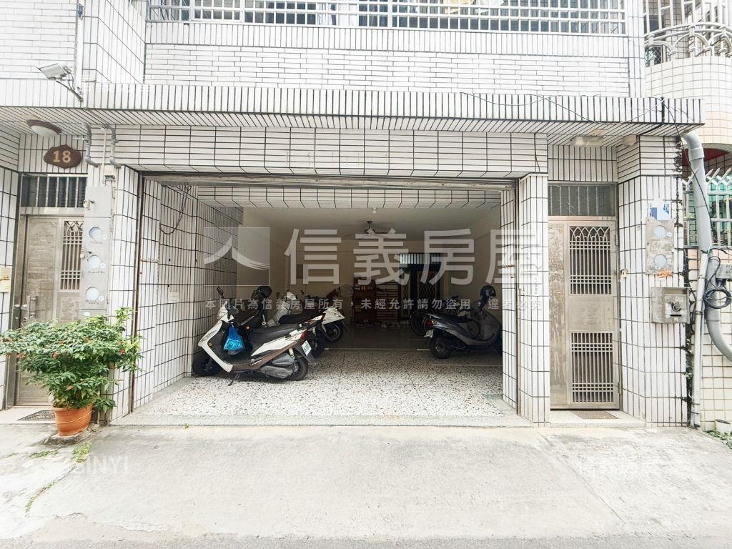 中央公園水湳大面寬透天房屋室內格局與周邊環境