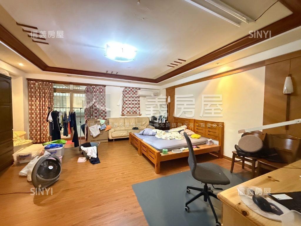 中央公園水湳大面寬透天房屋室內格局與周邊環境