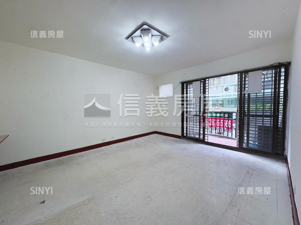 天母三房庭院一樓房屋室內格局與周邊環境