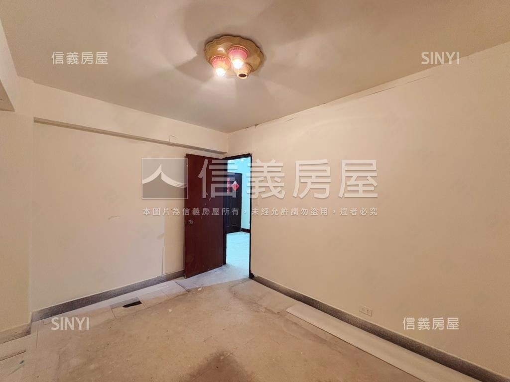 天母三房庭院一樓房屋室內格局與周邊環境
