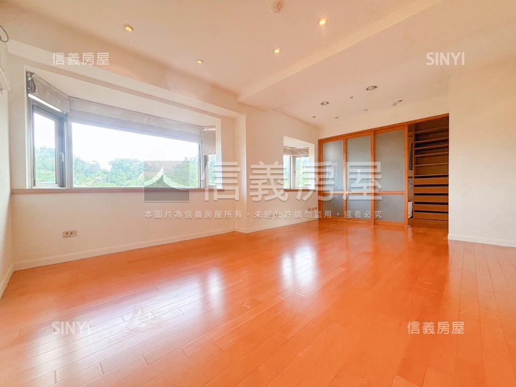 三面採光翡翠城堡景觀戶房屋室內格局與周邊環境