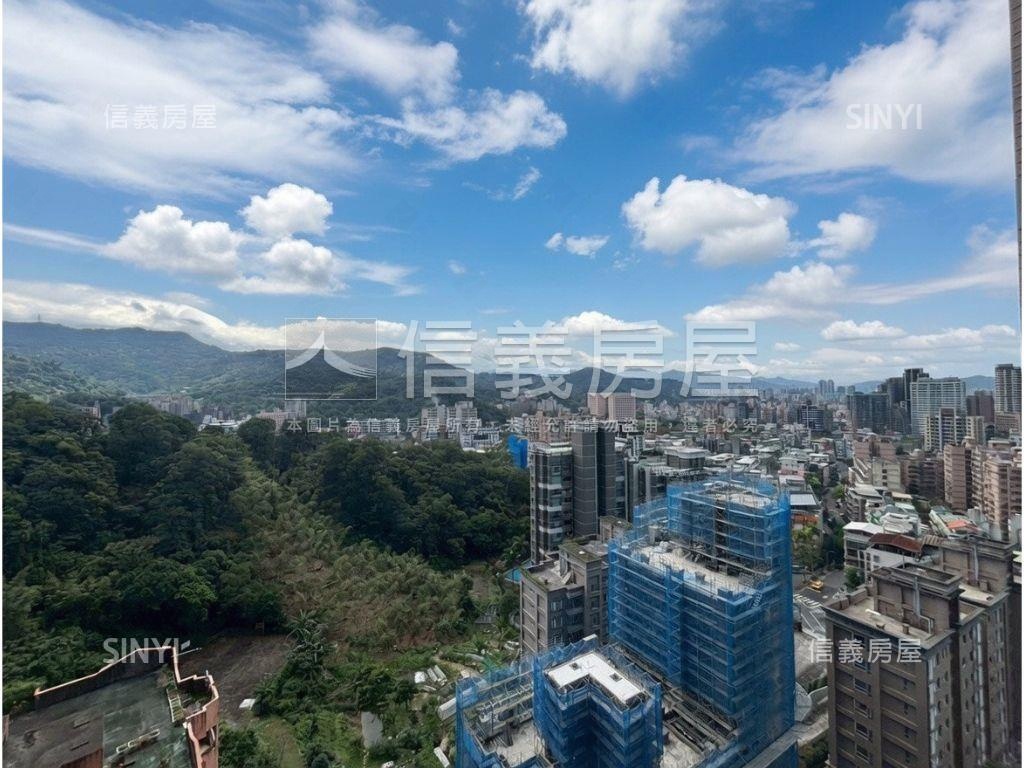 三面採光翡翠城堡景觀戶房屋室內格局與周邊環境