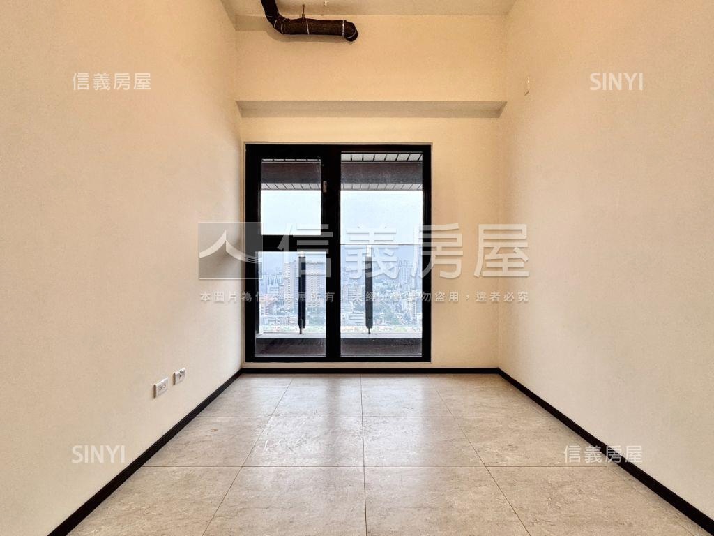 全新高醫景觀捷運三房車位房屋室內格局與周邊環境