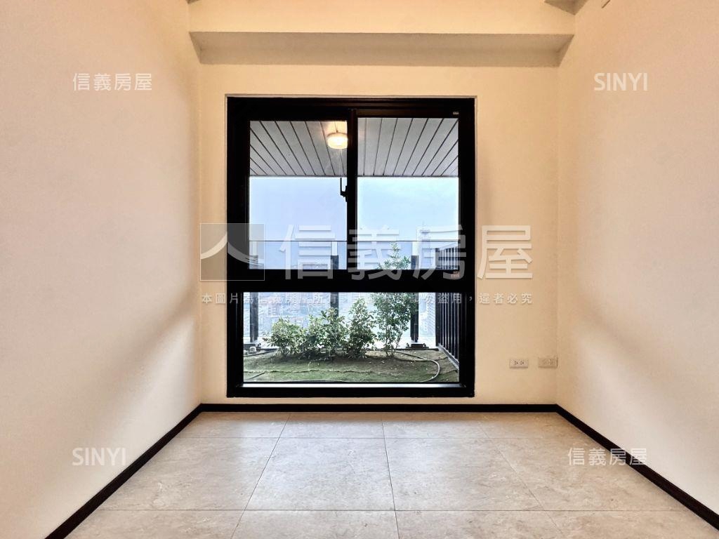 全新高醫景觀捷運三房車位房屋室內格局與周邊環境