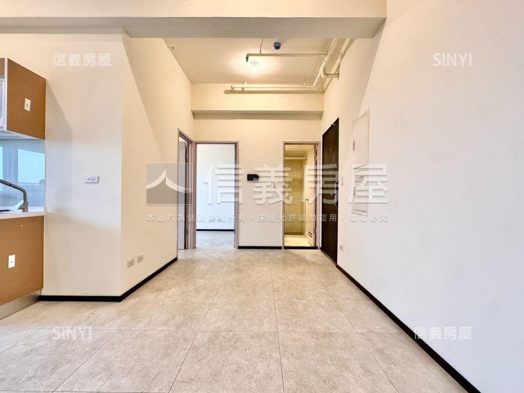 全新高醫景觀捷運三房車位房屋室內格局與周邊環境