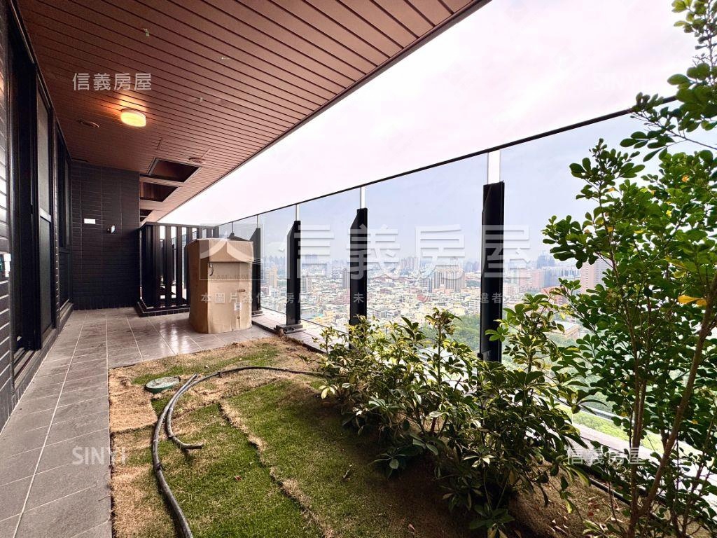 全新高醫景觀捷運三房車位房屋室內格局與周邊環境