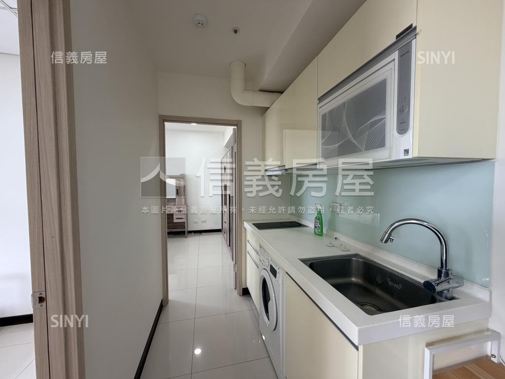 推！巨蛋核心高樓兩房車位房屋室內格局與周邊環境