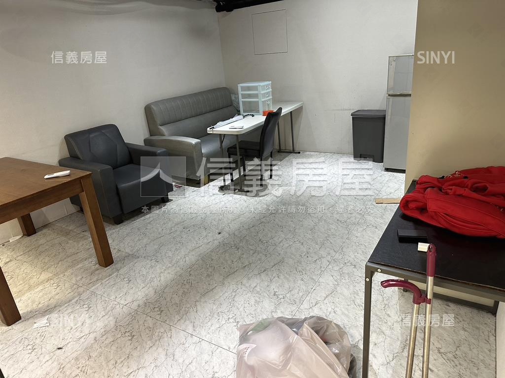 仁愛路百坪金店面房屋室內格局與周邊環境
