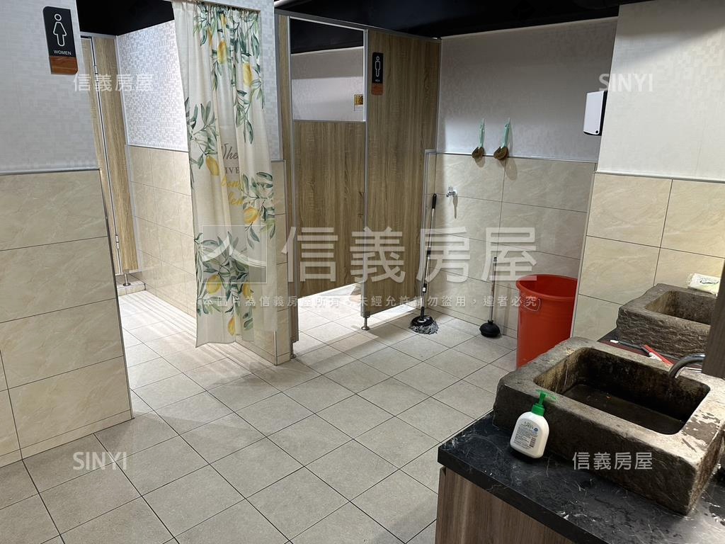 仁愛路百坪金店面房屋室內格局與周邊環境