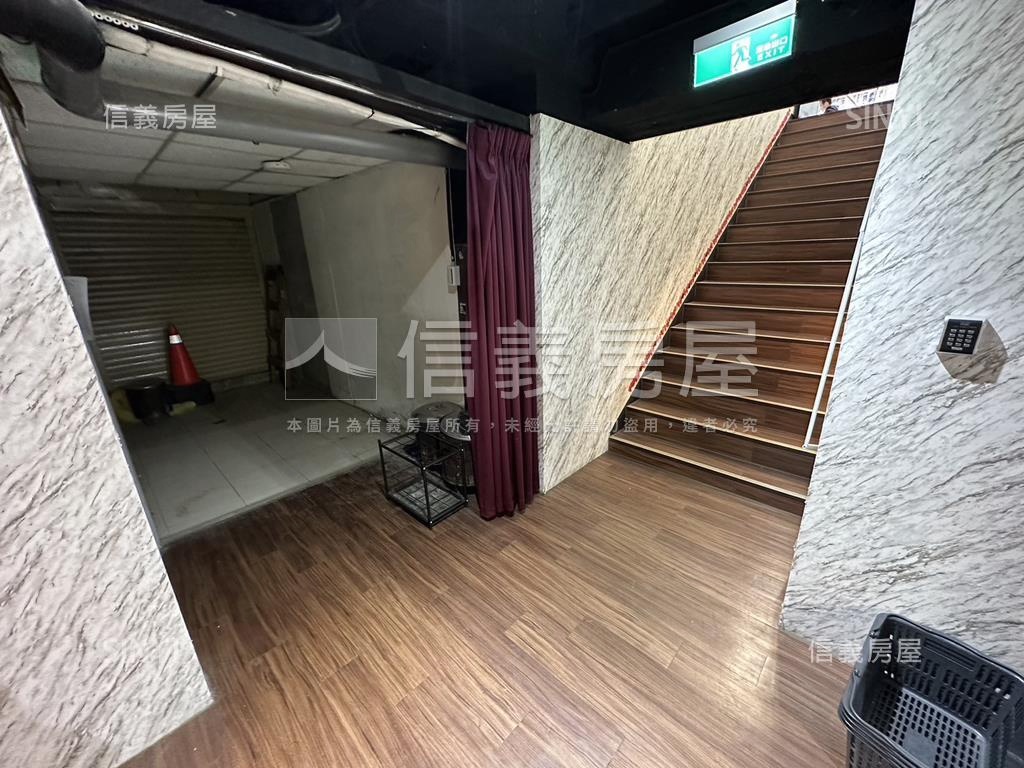 仁愛路百坪金店面房屋室內格局與周邊環境