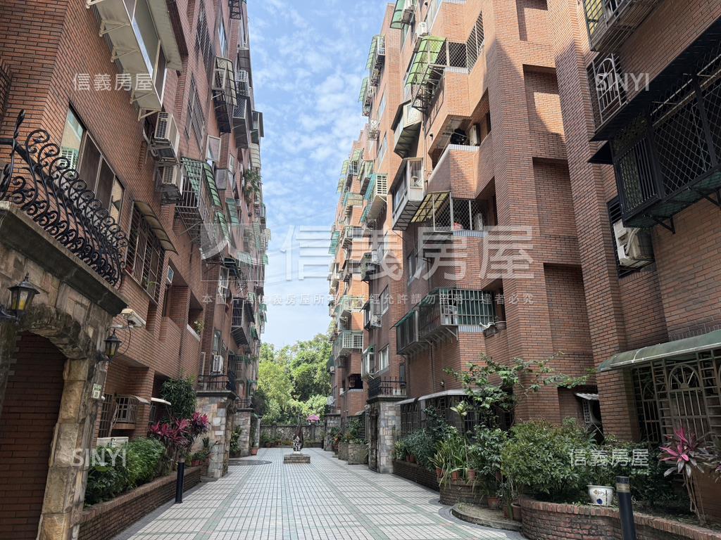 綠園道稀有釋出兩房平面位房屋室內格局與周邊環境
