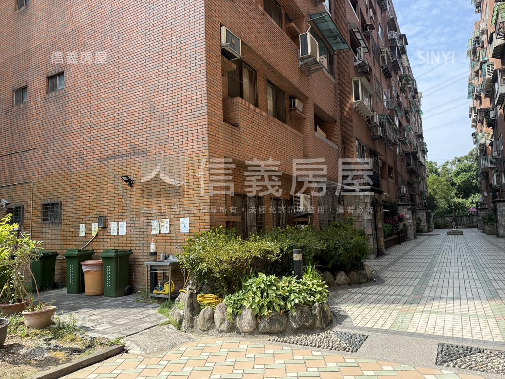 綠園道稀有釋出兩房平面位房屋室內格局與周邊環境