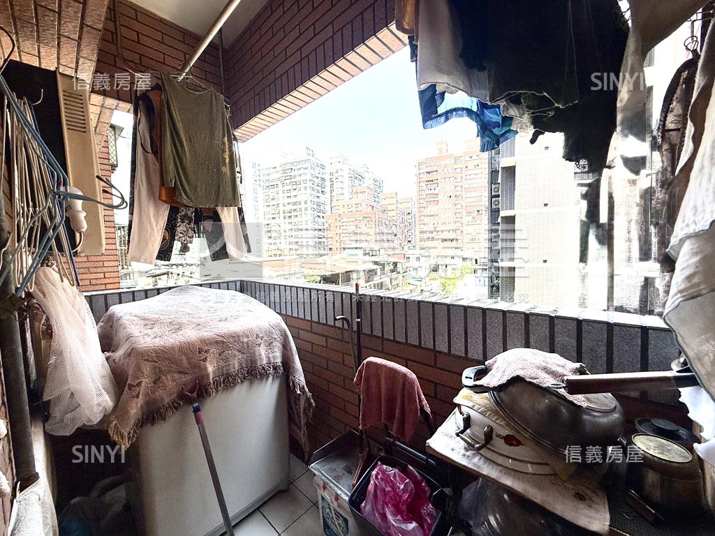綠園道稀有釋出兩房平面位房屋室內格局與周邊環境