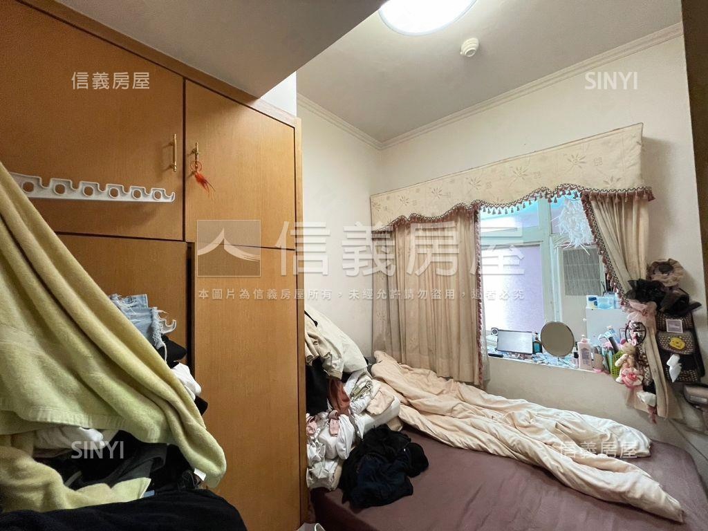 高爾夫世界三房車位房屋室內格局與周邊環境