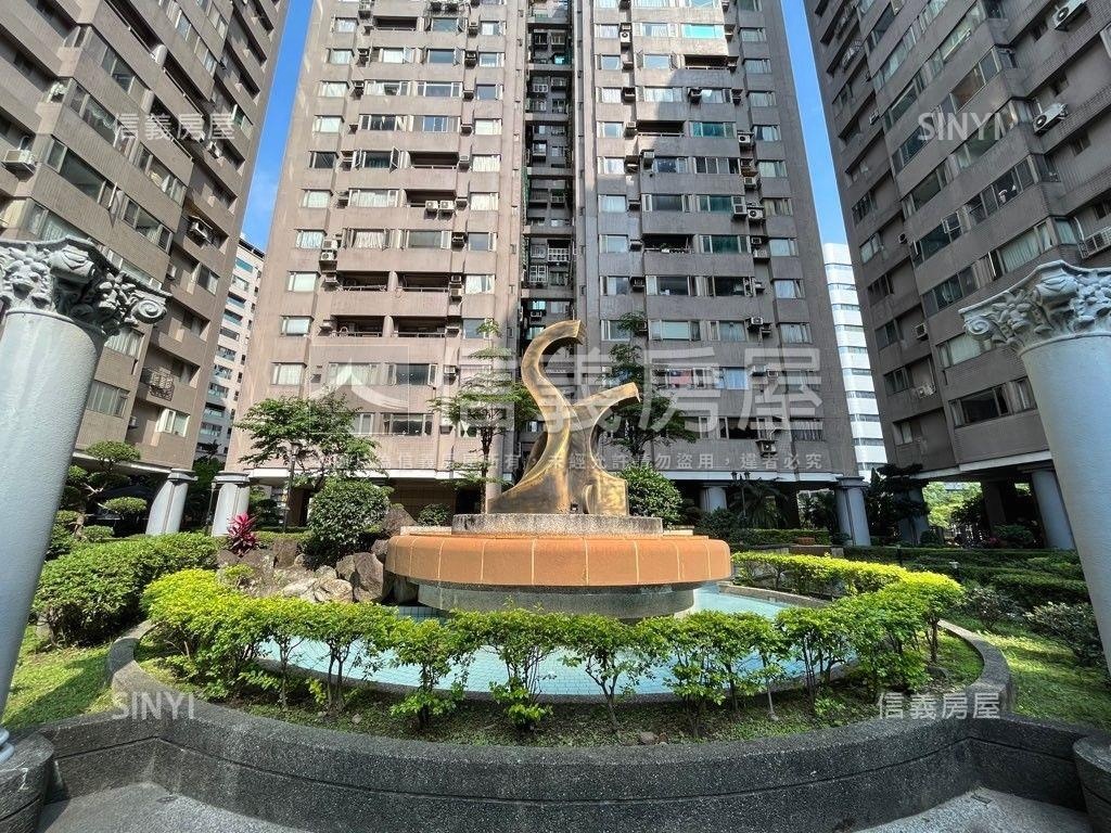 高爾夫世界三房車位房屋室內格局與周邊環境