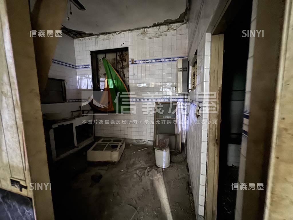 裕豐街靜巷懷舊透天房屋室內格局與周邊環境