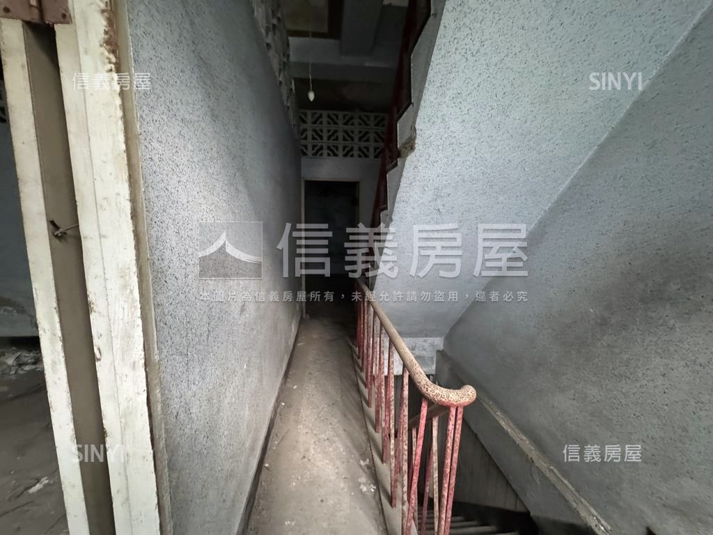 裕豐街靜巷懷舊透天房屋室內格局與周邊環境