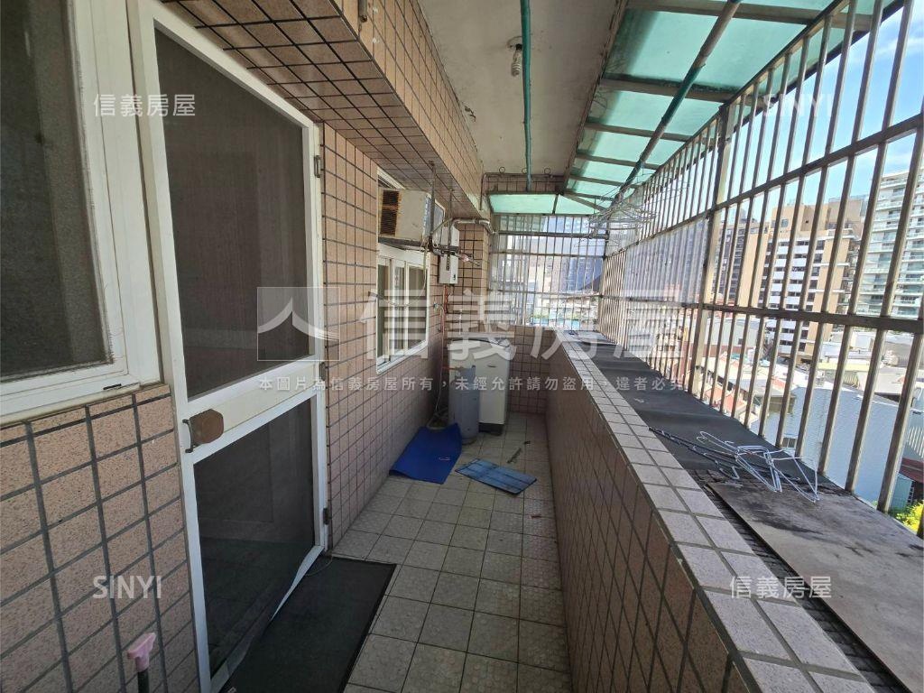 前陽台進出★雙衛浴開窗房屋室內格局與周邊環境