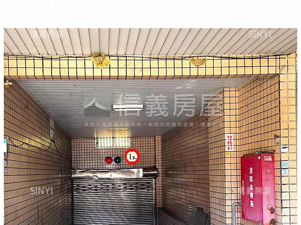 前陽台進出★雙衛浴開窗房屋室內格局與周邊環境