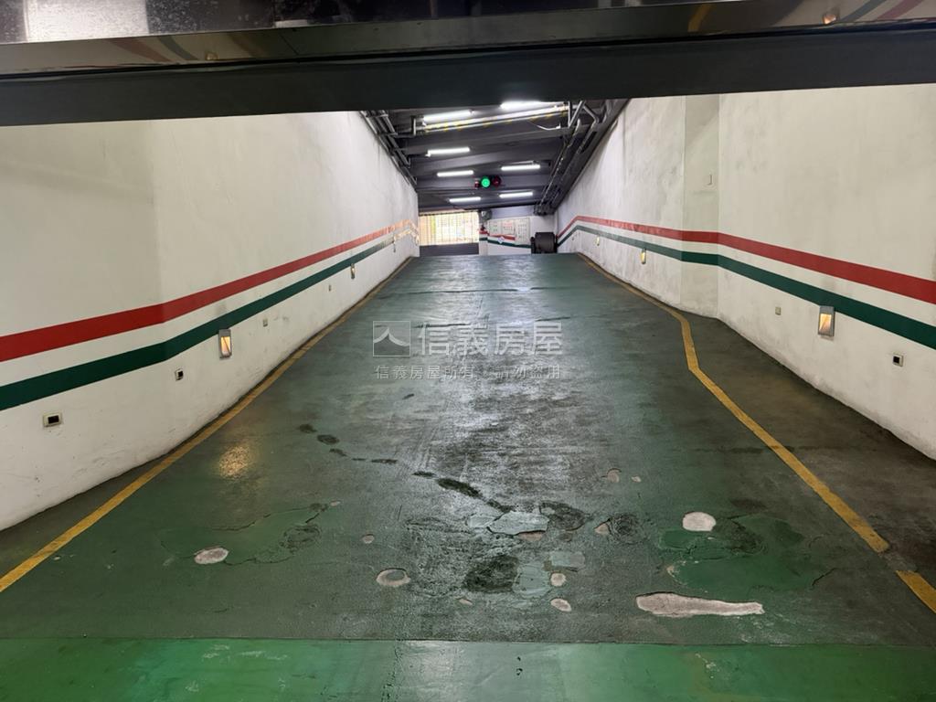 美麗再興坡平車位房屋室內格局與周邊環境