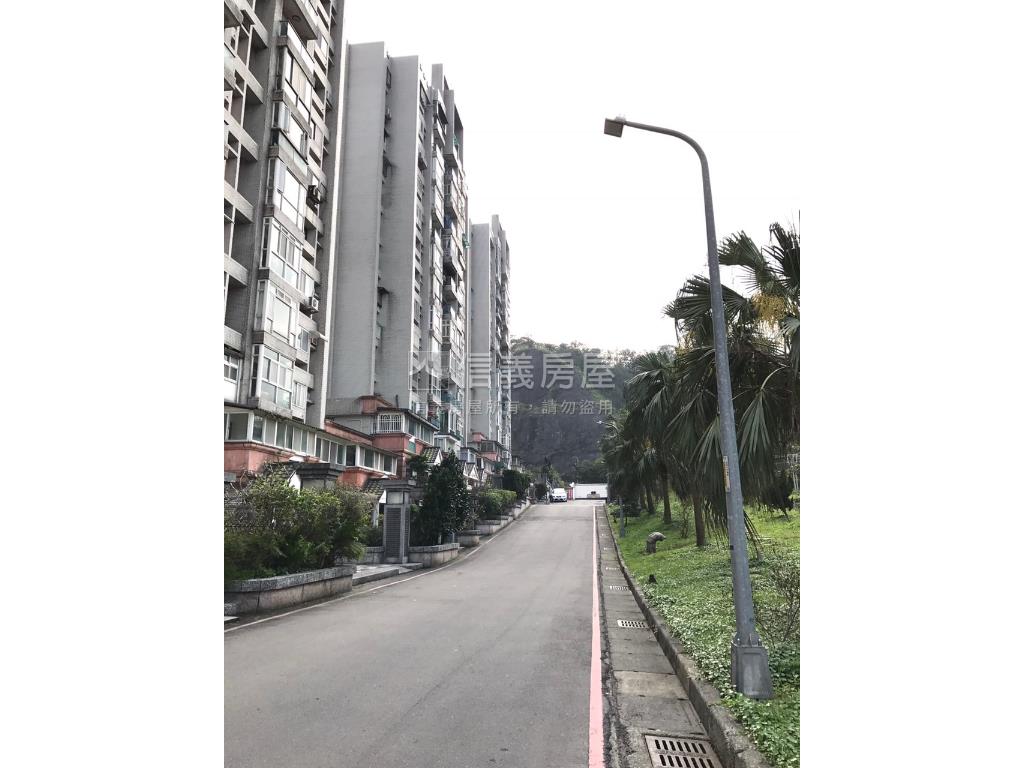 汐止青春嶺低總價電梯套房房屋室內格局與周邊環境