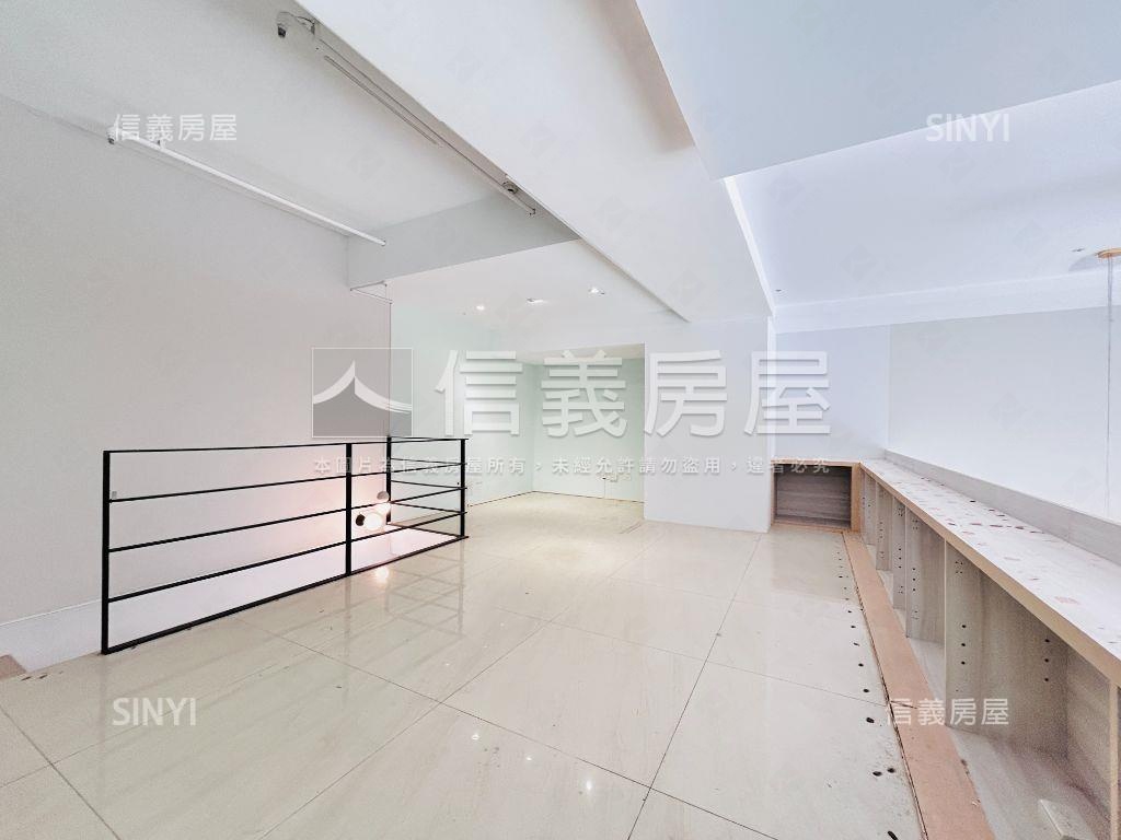 國峰苑近Ａ１９店面房屋室內格局與周邊環境