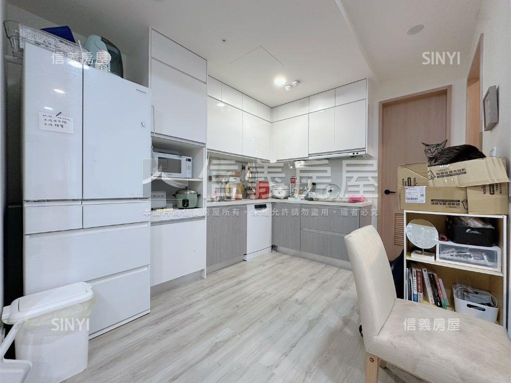 專任綠見竺兩房平車可看屋房屋室內格局與周邊環境