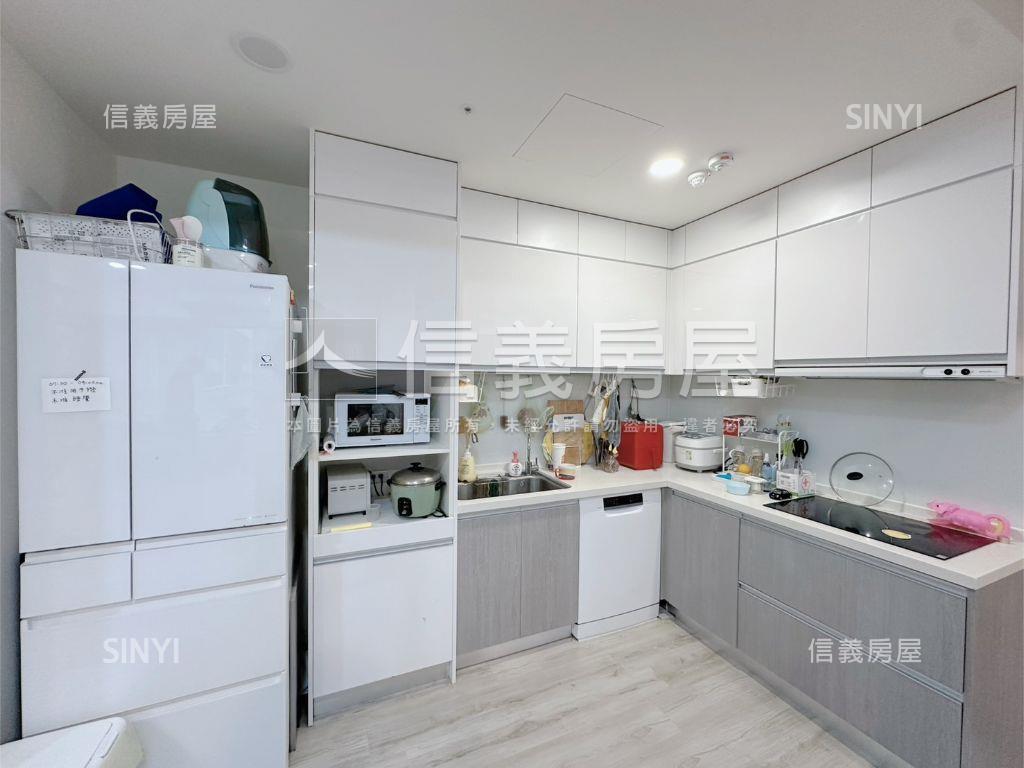 綠見竺兩房平車歡迎預約看房屋室內格局與周邊環境