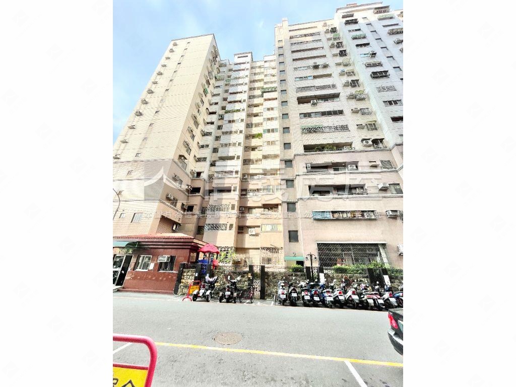 工學天下高樓層三房房屋室內格局與周邊環境