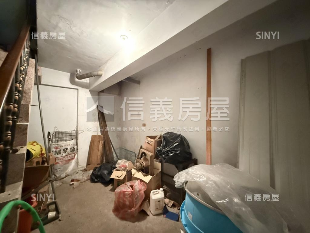 北平商圈邊間透天房屋室內格局與周邊環境