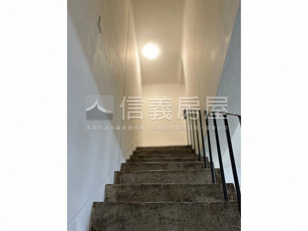 近商六十免整理透天房屋室內格局與周邊環境