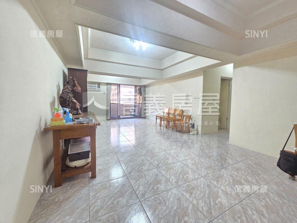 陽明學區公園景觀四房平車房屋室內格局與周邊環境