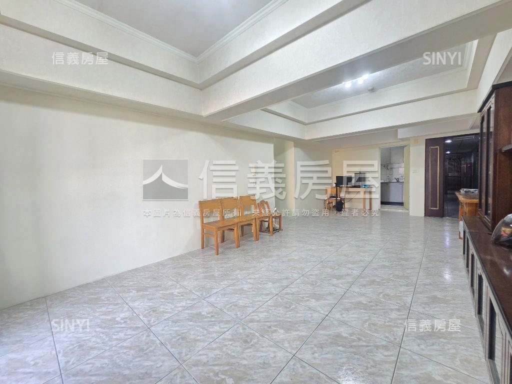 陽明學區公園景觀四房平車房屋室內格局與周邊環境