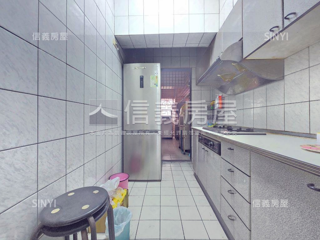 陽明學區公園景觀四房平車房屋室內格局與周邊環境