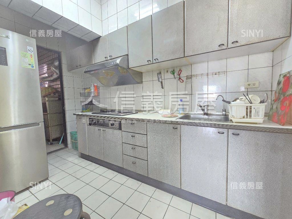 陽明學區公園景觀四房平車房屋室內格局與周邊環境