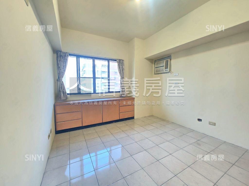 陽明學區公園景觀四房平車房屋室內格局與周邊環境