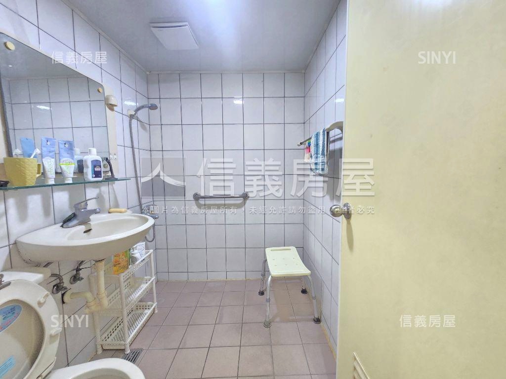 陽明學區公園景觀四房平車房屋室內格局與周邊環境