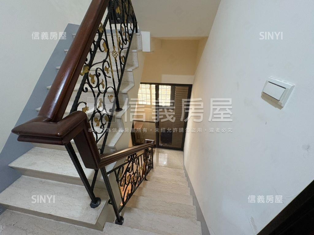 楓樹輕屋齡質感電梯豪墅房屋室內格局與周邊環境