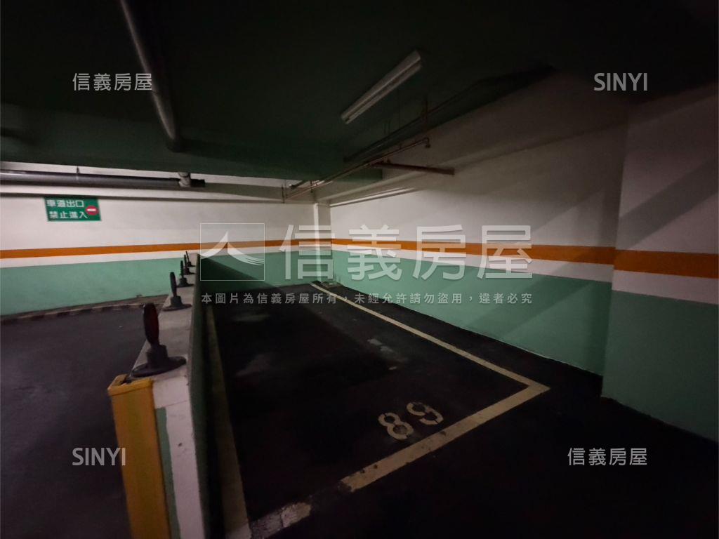 榮耀巴黎２三房車位房屋室內格局與周邊環境