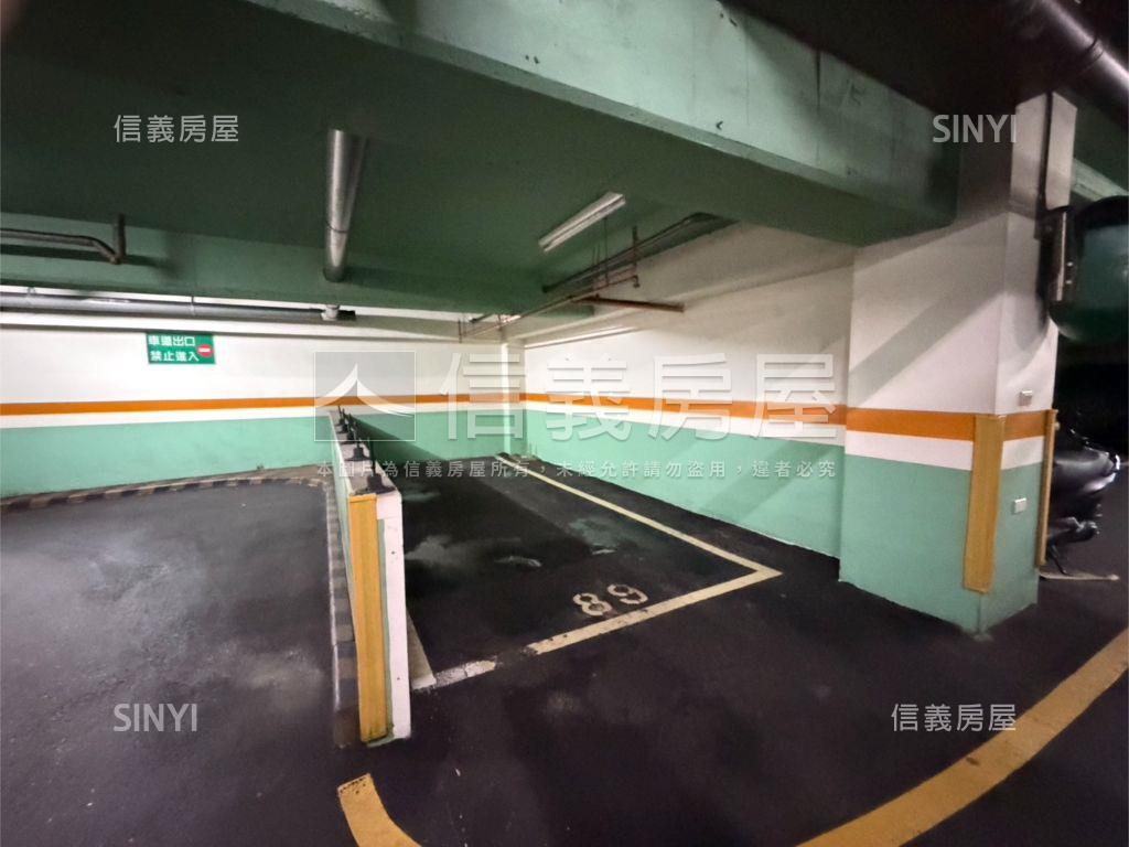 榮耀巴黎２三房車位房屋室內格局與周邊環境