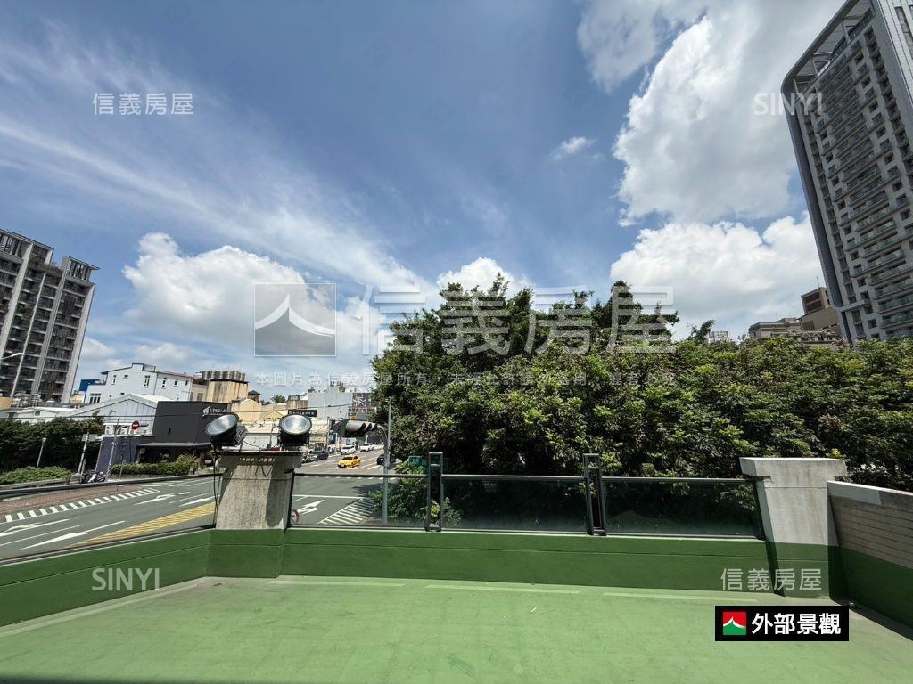 七期秋紅谷旁三角窗金透店房屋室內格局與周邊環境
